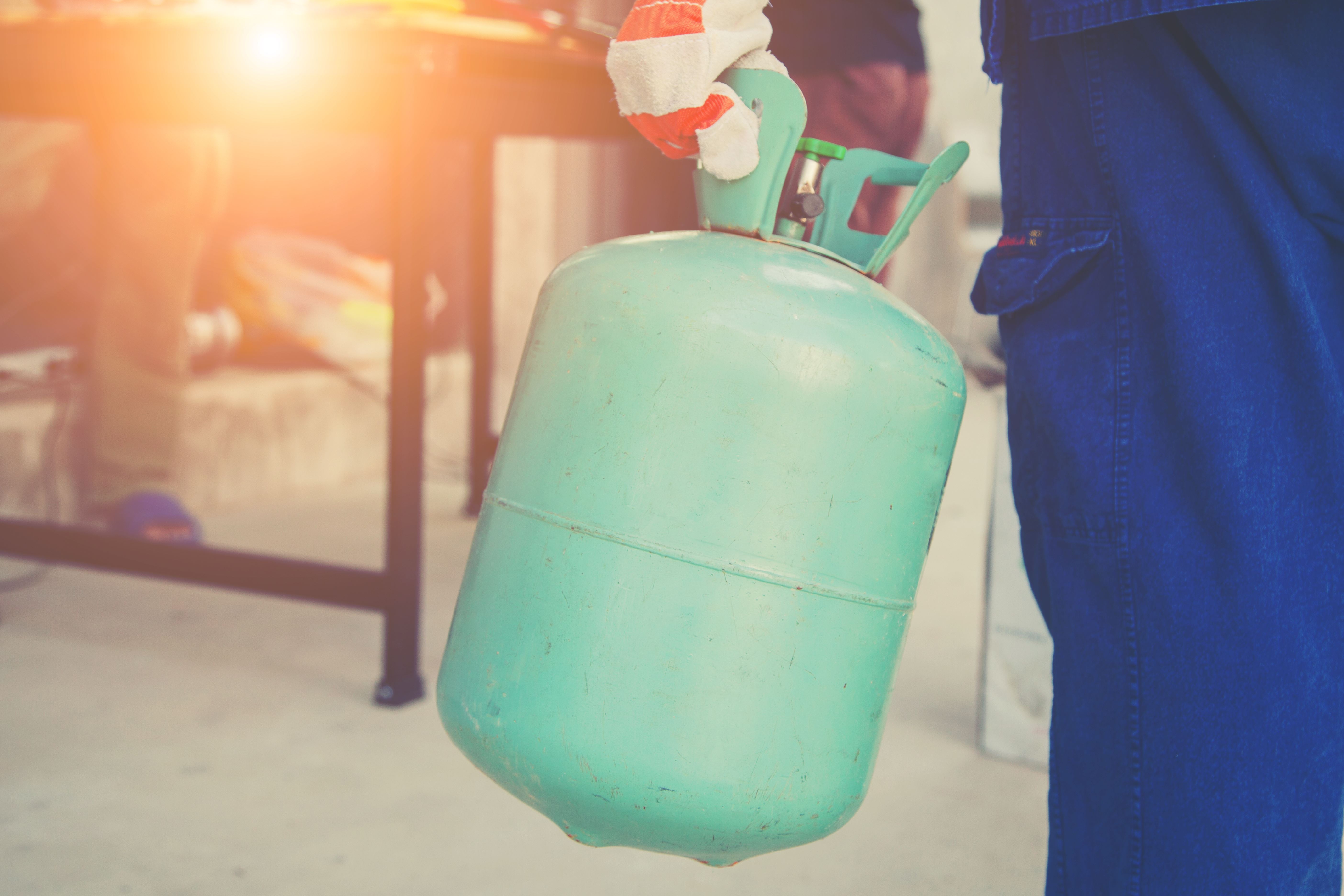 how-to-tell-if-your-refrigerant-is-leaking